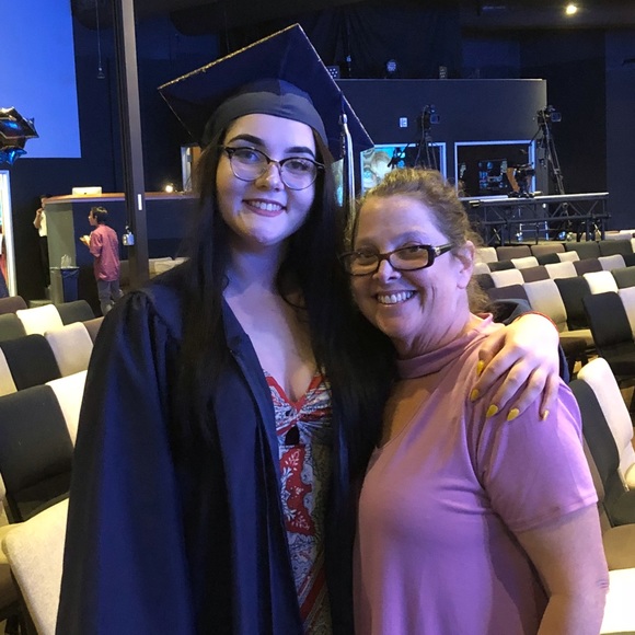 Meet your Posher, Cheryl - Picture 3 of 6